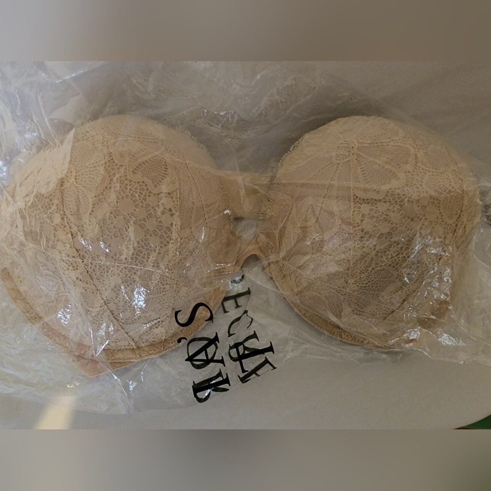 Victoria's Secret bra 40D